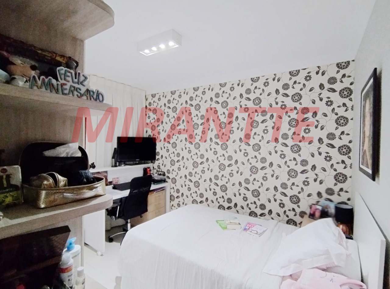 Sobrado de 166m² com 3 quartos em Água Fria