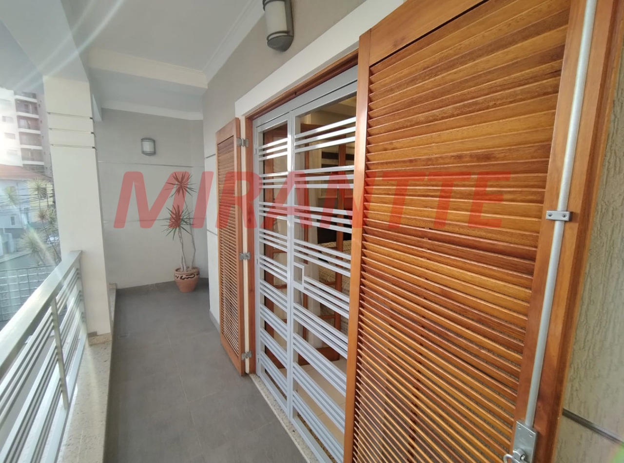 Sobrado de 166m² com 3 quartos em Água Fria