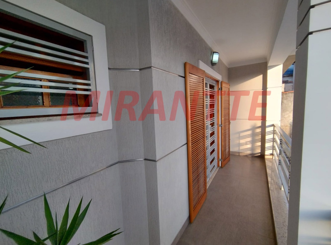 Sobrado de 166m² com 3 quartos em Água Fria