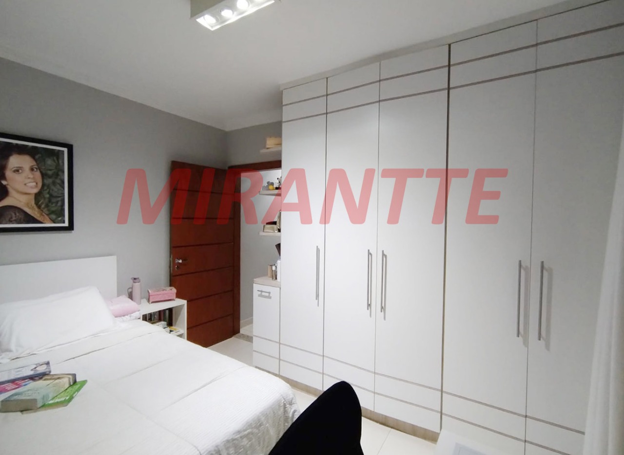 Sobrado de 166m² com 3 quartos em Água Fria