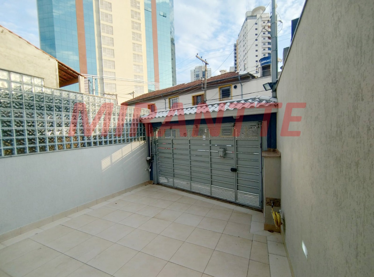 Sobrado de 166m² com 3 quartos em Água Fria