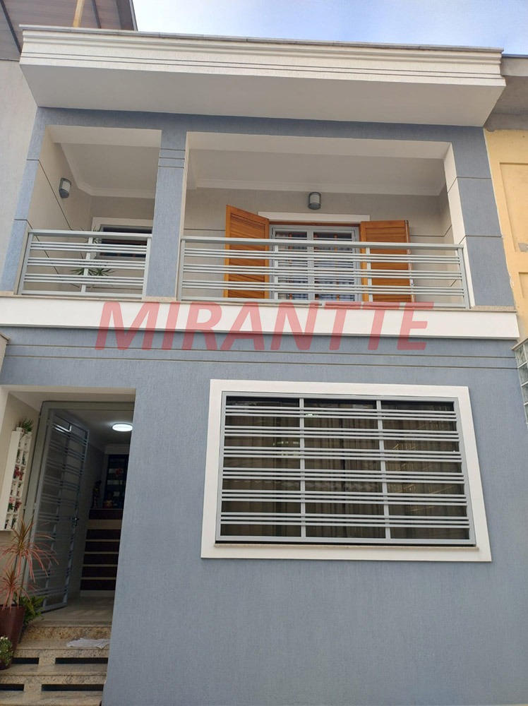 Sobrado de 166m² com 3 quartos em Água Fria