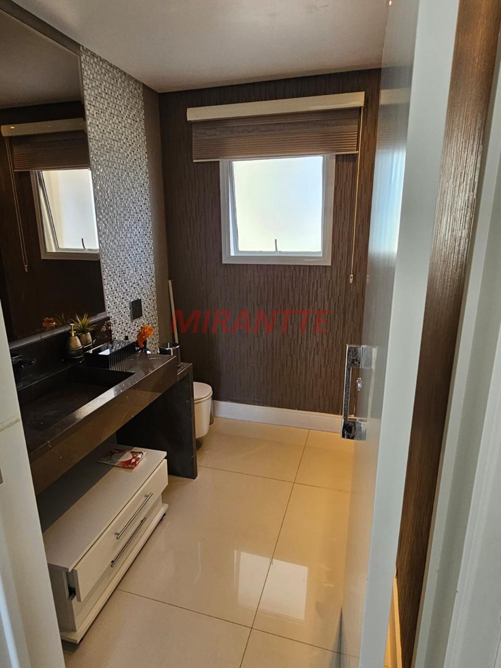 Cond. fechado de 790m² com 4 quartos em Serra da Cantareira