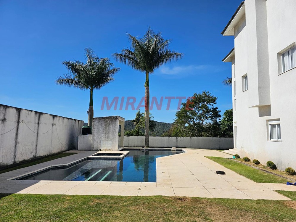Cond. fechado de 790m² com 4 quartos em Serra da Cantareira