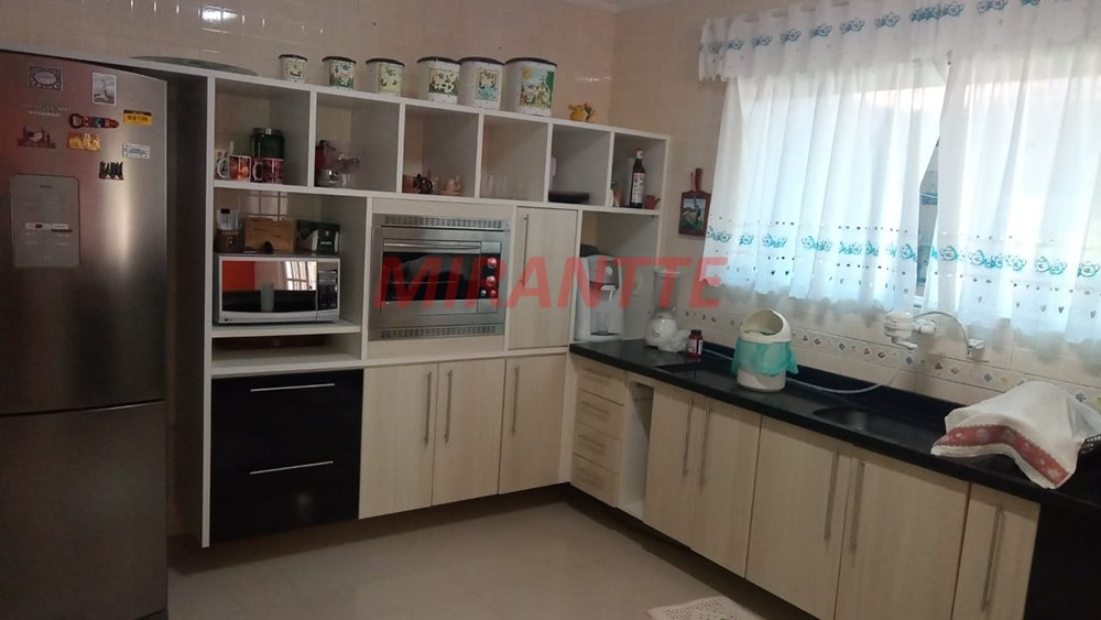 Sobrado de 300m² com 2 quartos em Serra Da Cantareira