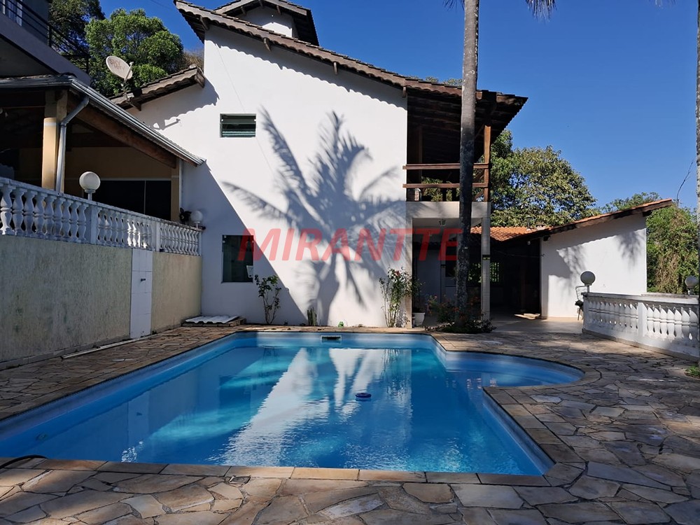 Sobrado de 300m² com 2 quartos em Serra Da Cantareira