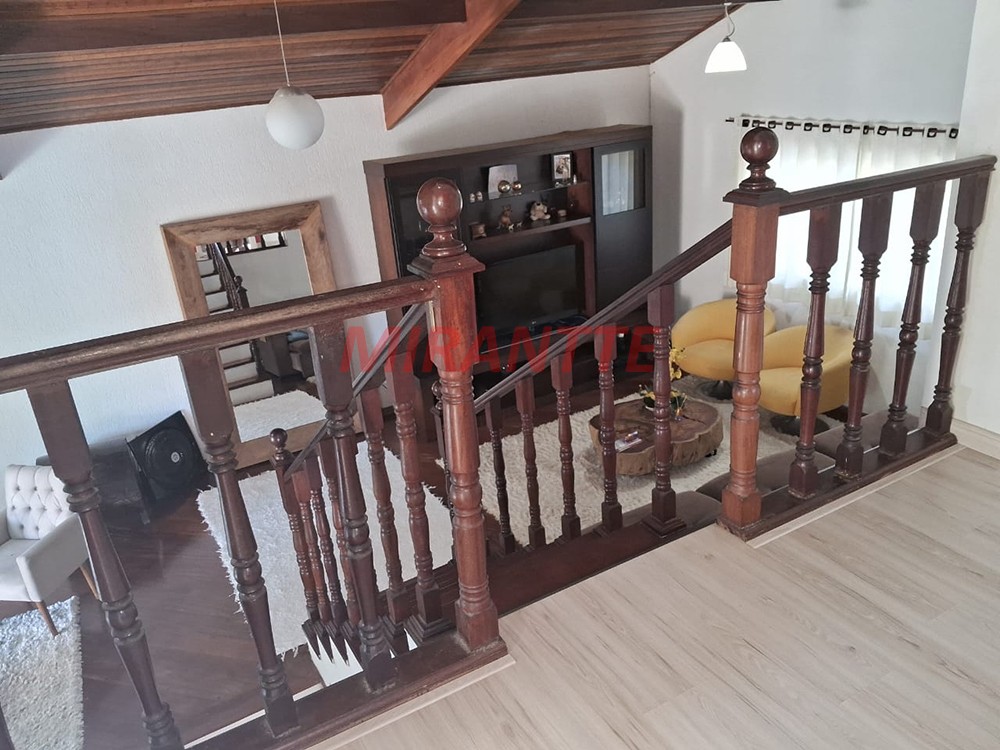 Sobrado de 300m² com 2 quartos em Serra Da Cantareira