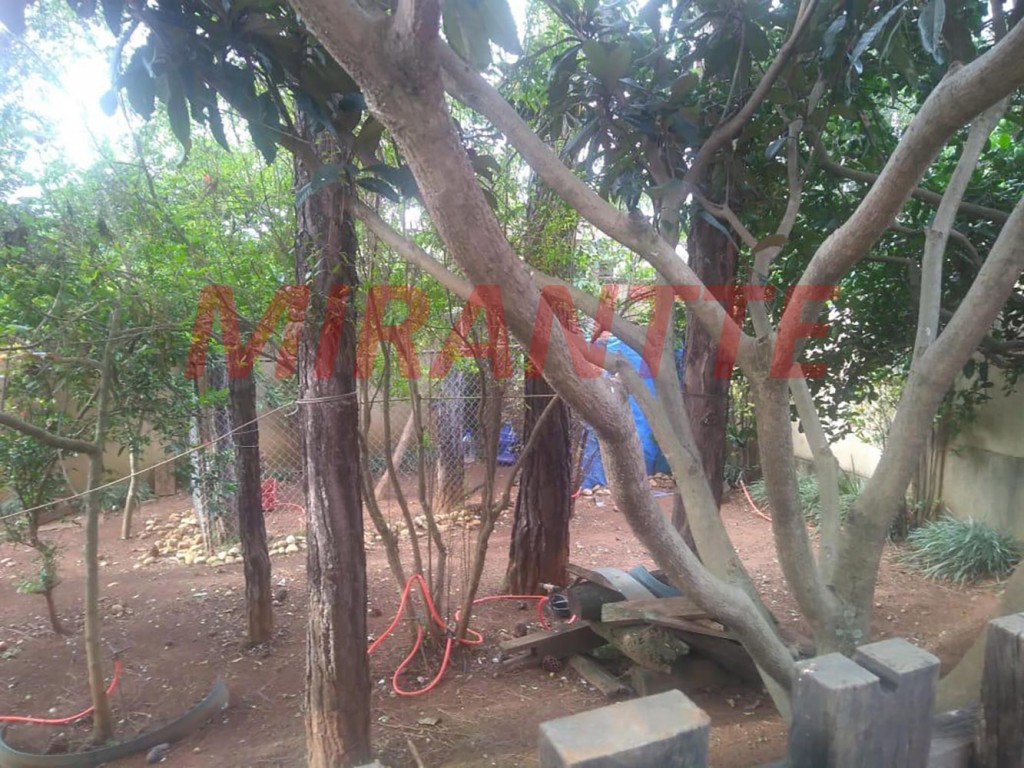 Cond. fechado de 650m² com 5 quartos em Jardim Estância Brasil