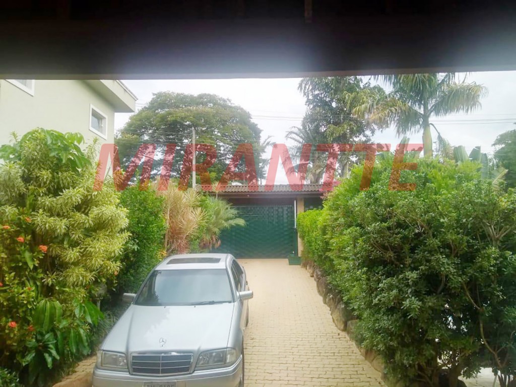 Cond. fechado de 650m² com 5 quartos em Jardim Estância Brasil