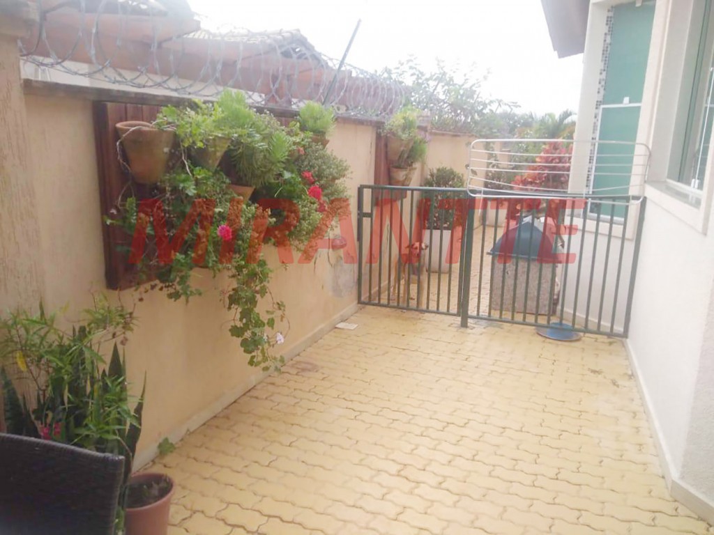 Cond. fechado de 650m² com 5 quartos em Jardim Estância Brasil