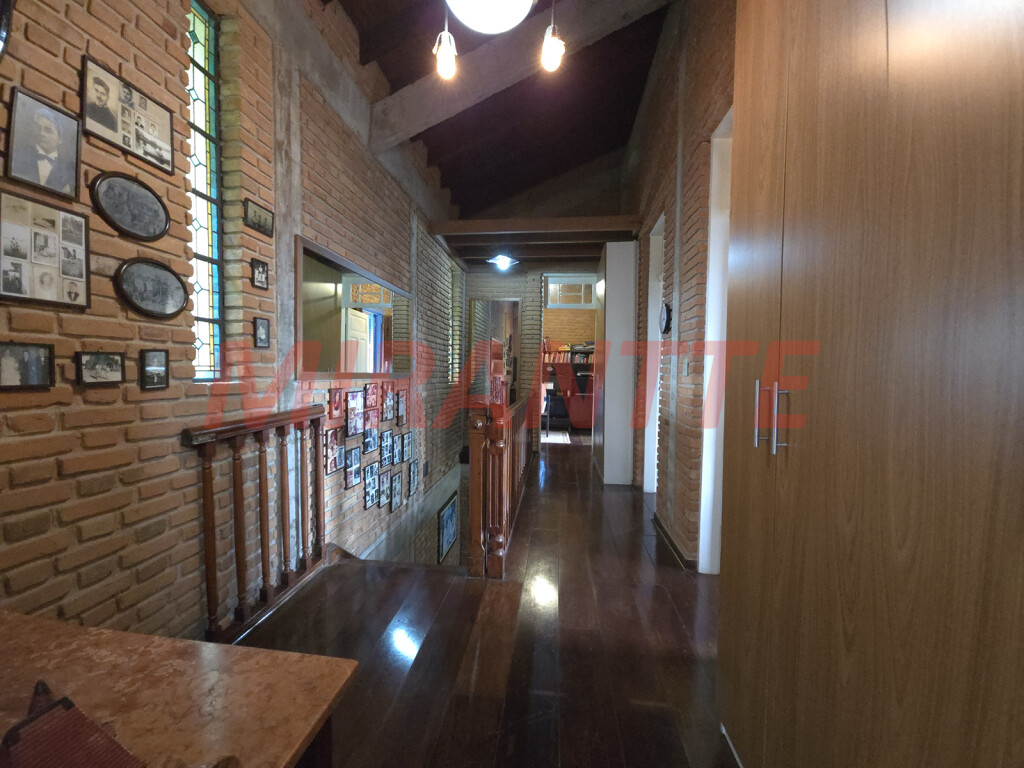 Sobrado de 300m² com 3 quartos em Serra Da Cantareira