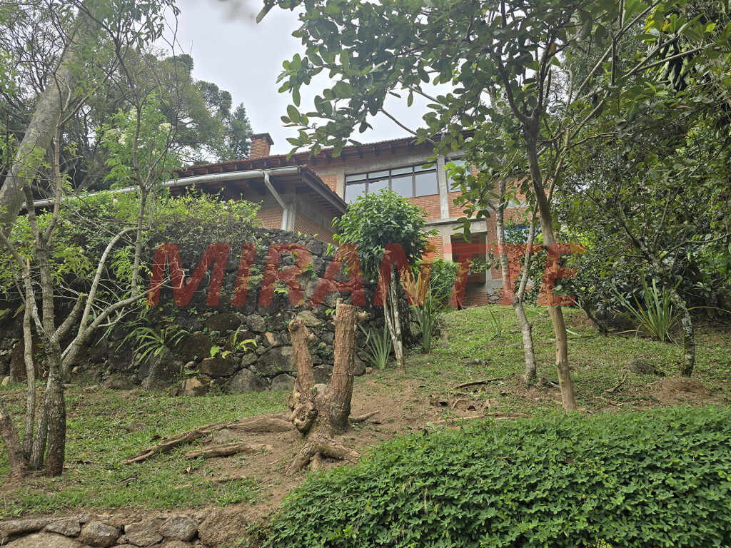 Sobrado de 300m² com 3 quartos em Serra Da Cantareira