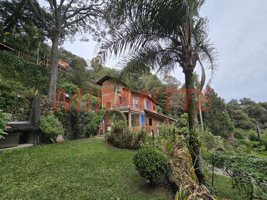 Sobrado de 300m² com 3 quartos em Serra Da Cantareira