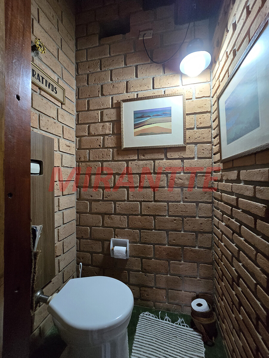 Sobrado de 300m² com 3 quartos em Serra Da Cantareira