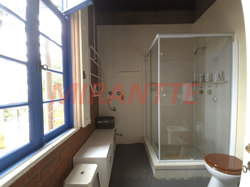 Sobrado de 300m² com 3 quartos em Serra Da Cantareira