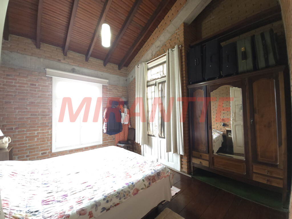 Sobrado de 300m² com 3 quartos em Serra Da Cantareira