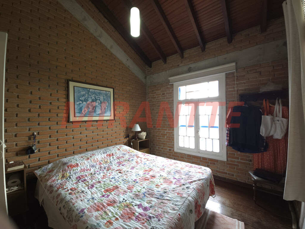 Sobrado de 300m² com 3 quartos em Serra Da Cantareira