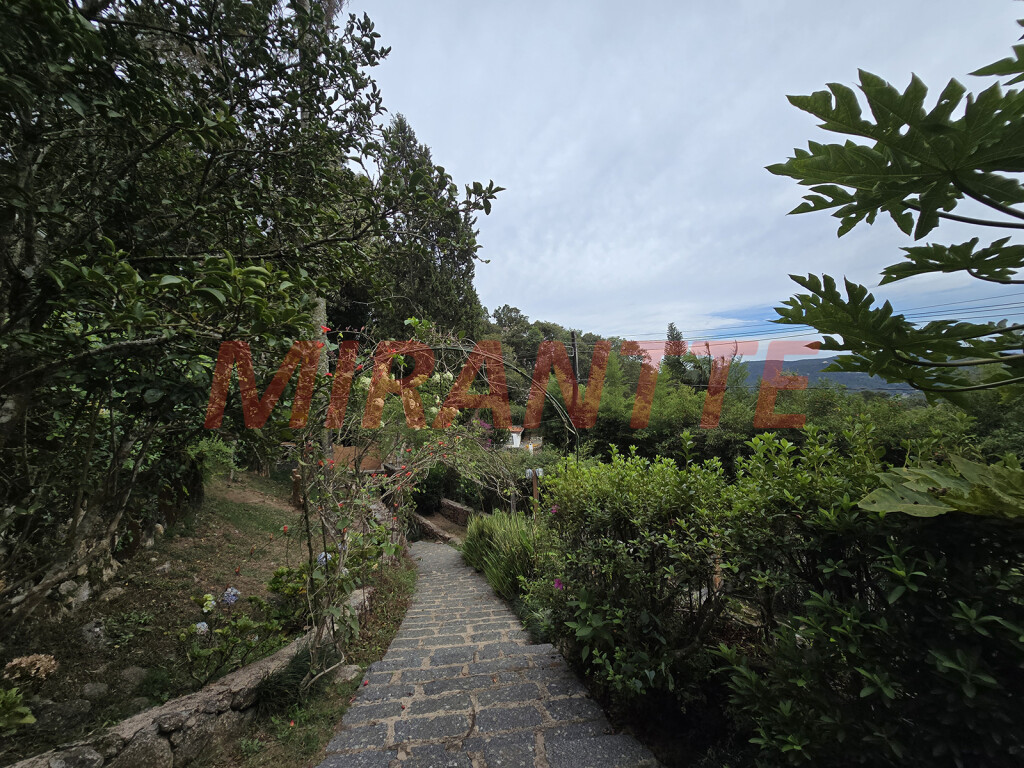 Sobrado de 300m² com 3 quartos em Serra Da Cantareira
