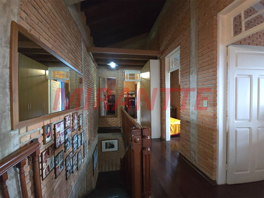 Sobrado de 300m² com 3 quartos em Serra Da Cantareira
