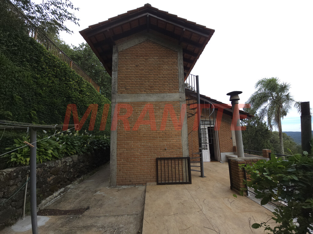Sobrado de 300m² com 3 quartos em Serra Da Cantareira