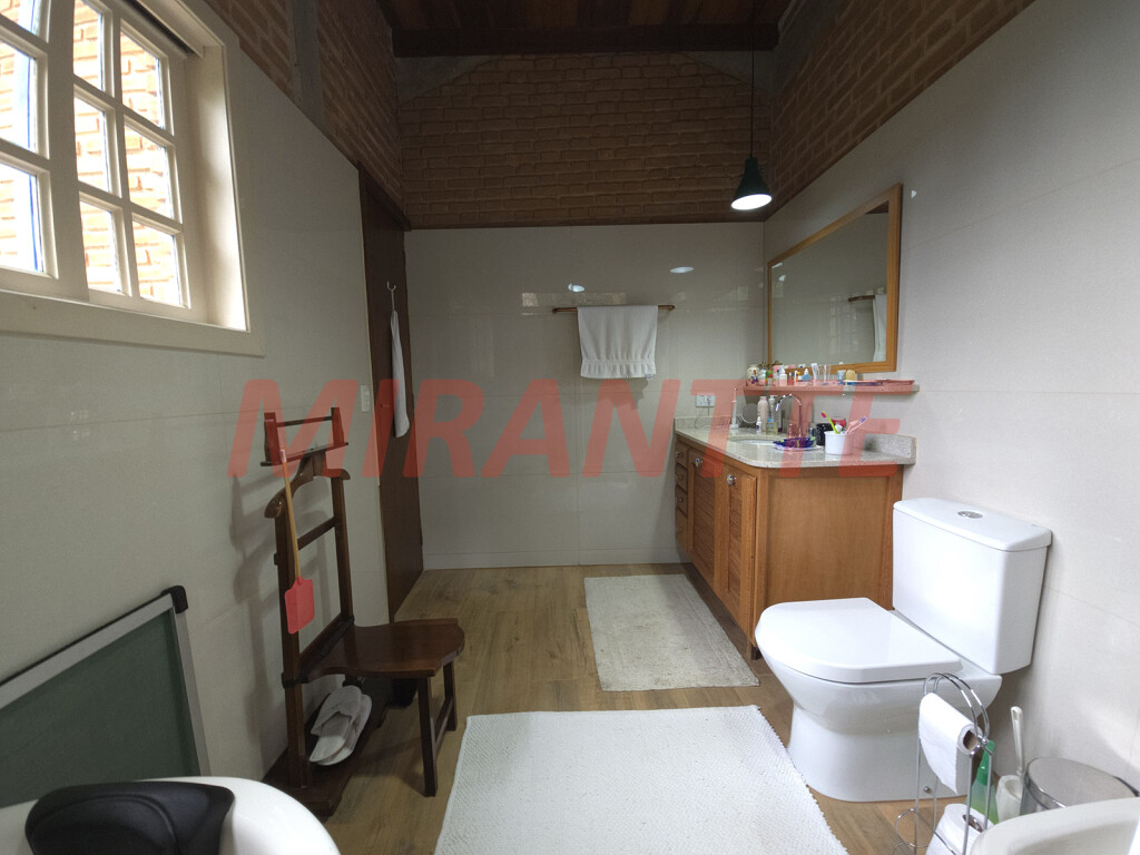Sobrado de 300m² com 3 quartos em Serra Da Cantareira