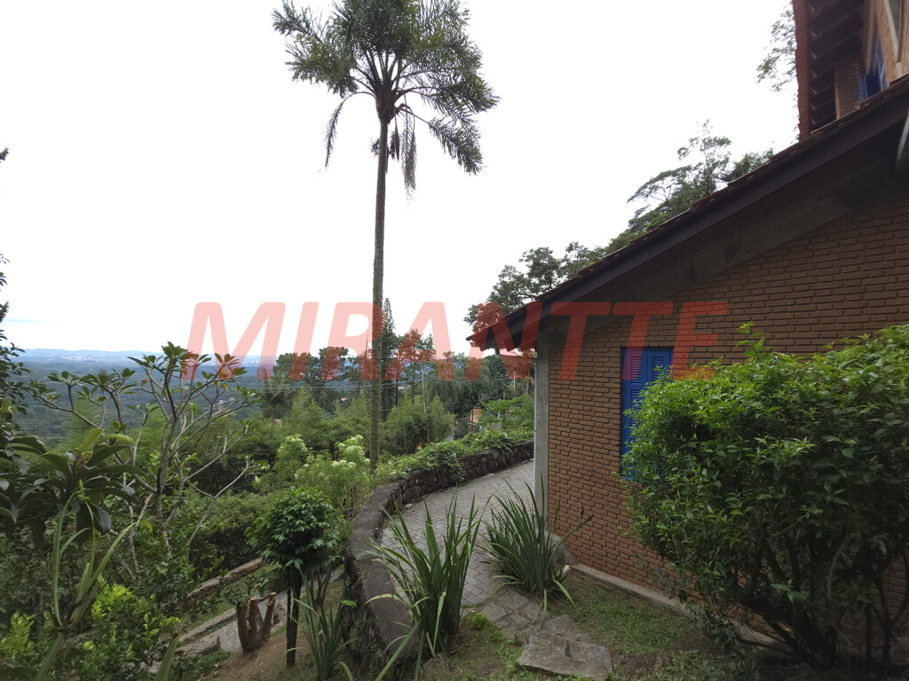 Sobrado de 300m² com 3 quartos em Serra Da Cantareira