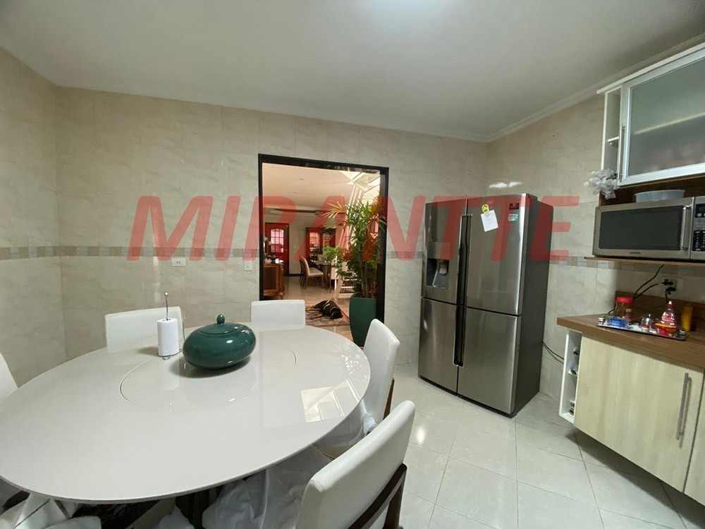 Sobrado de 330m² com 5 quartos em Vila Irmaos Arnoni