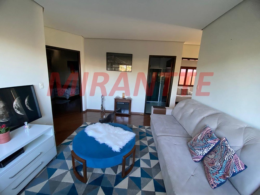 Sobrado de 330m² com 5 quartos em Vila Irmaos Arnoni