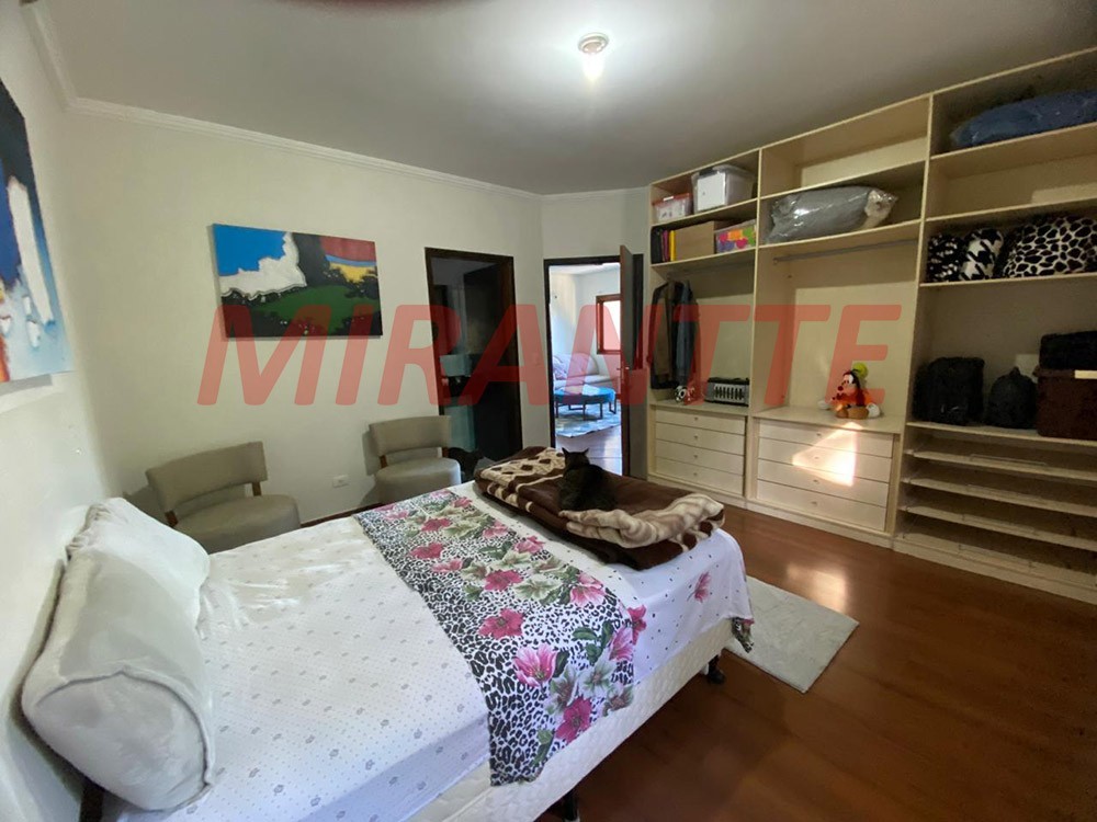 Sobrado de 330m² com 5 quartos em Vila Irmaos Arnoni