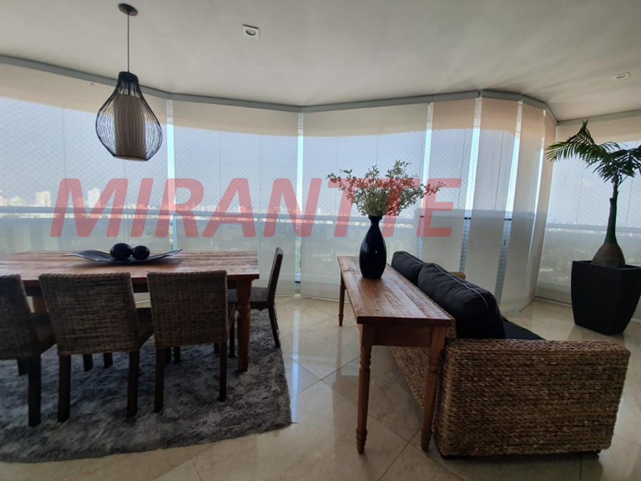 Apartamento de 202m² com 3 quartos em Jardim Analia Franco