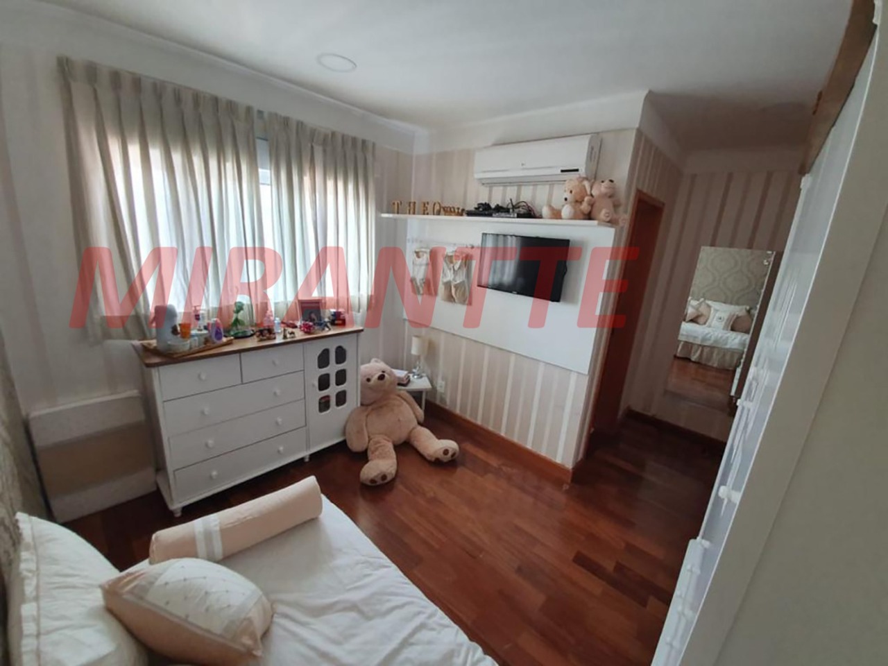 Apartamento de 202m² com 3 quartos em Jardim Analia Franco