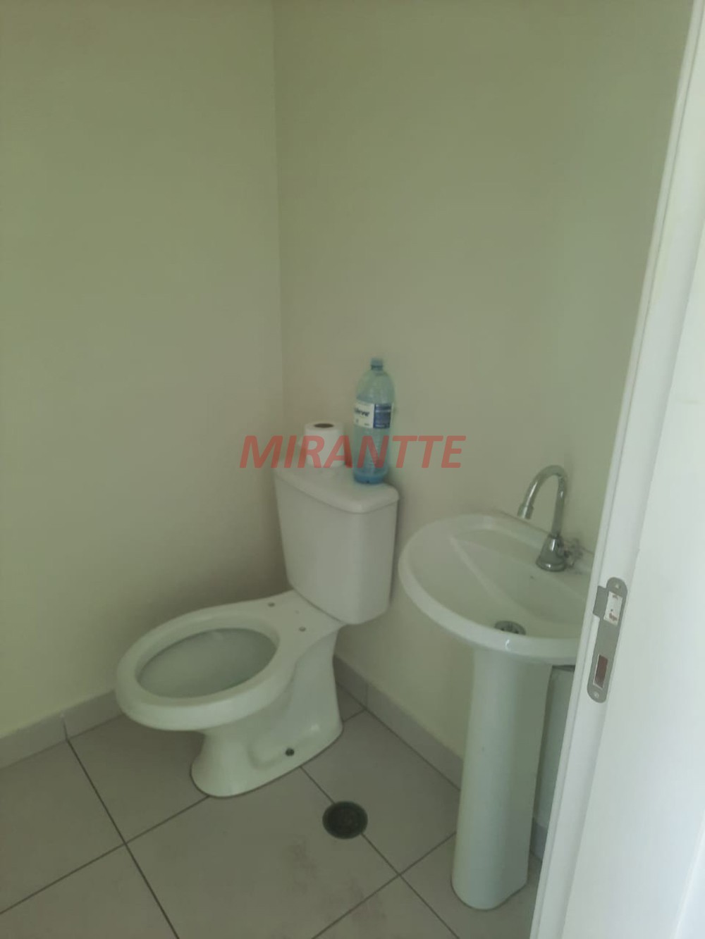 Conjunto comercial em Santa Teresinha