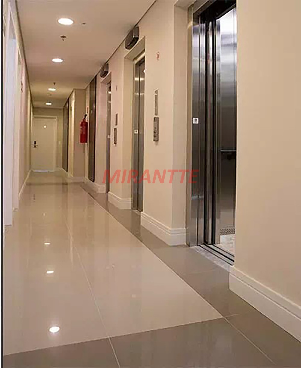 Conjunto comercial em Santa Teresinha