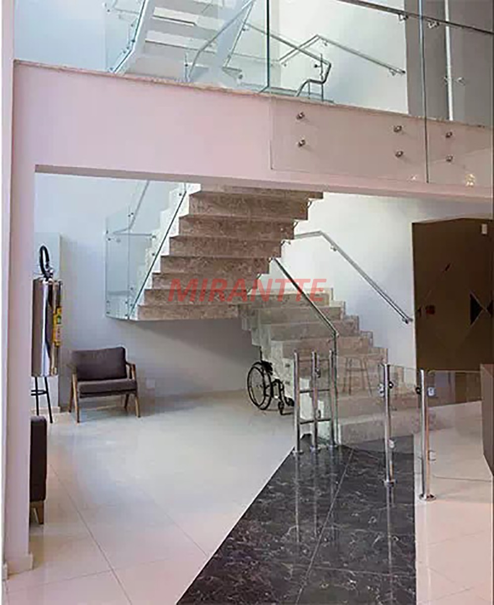 Conjunto comercial em Santa Teresinha