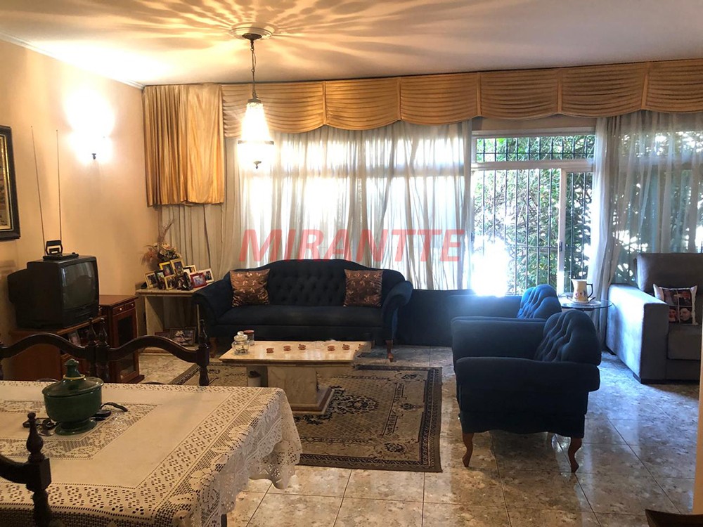 Sobrado de 259m² com 3 quartos em Santa Terezinha