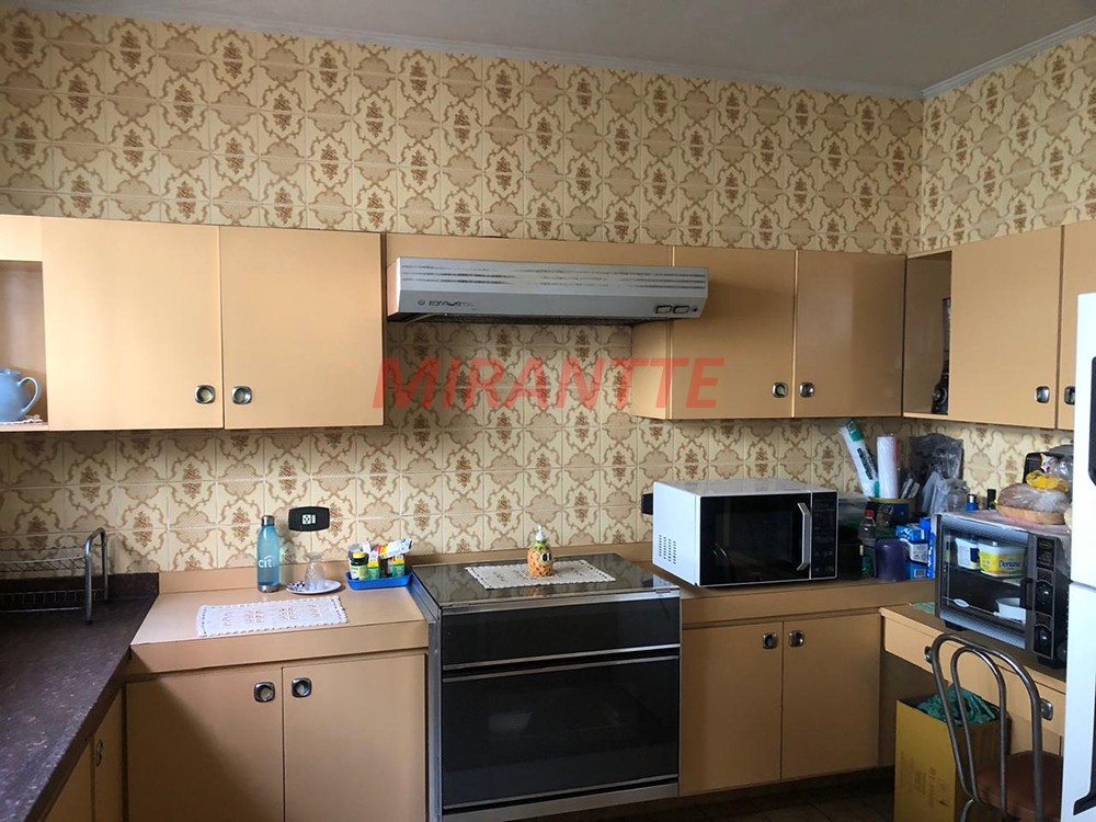 Sobrado de 259m² com 3 quartos em Santa Terezinha
