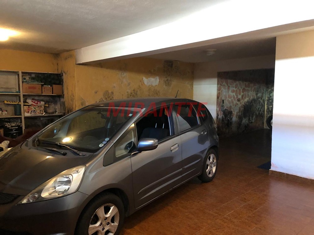 Sobrado de 259m² com 3 quartos em Santa Terezinha