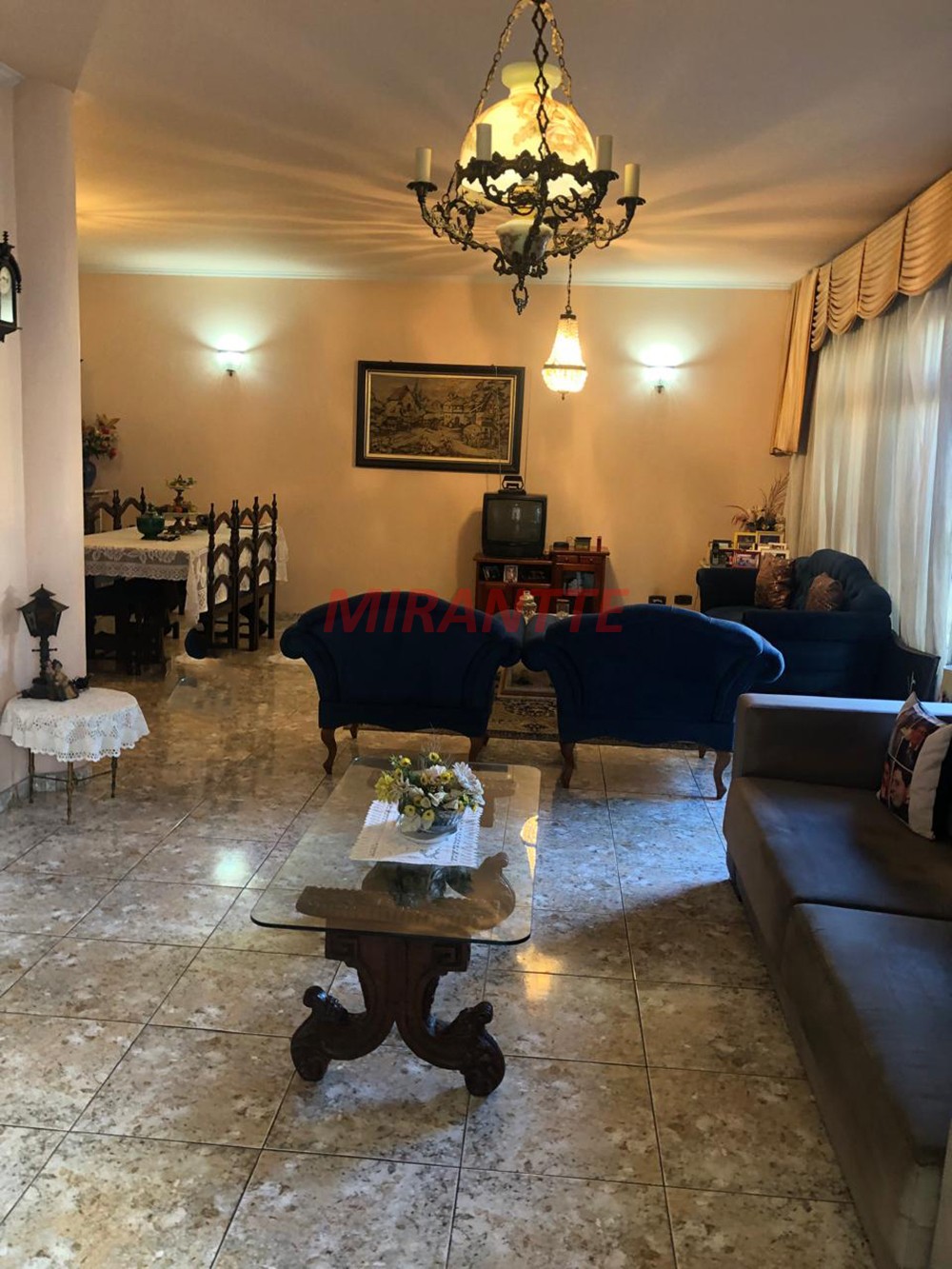 Sobrado de 259m² com 3 quartos em Santa Terezinha