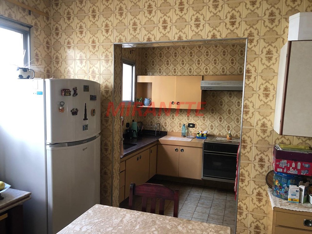 Sobrado de 259m² com 3 quartos em Santa Teresinha