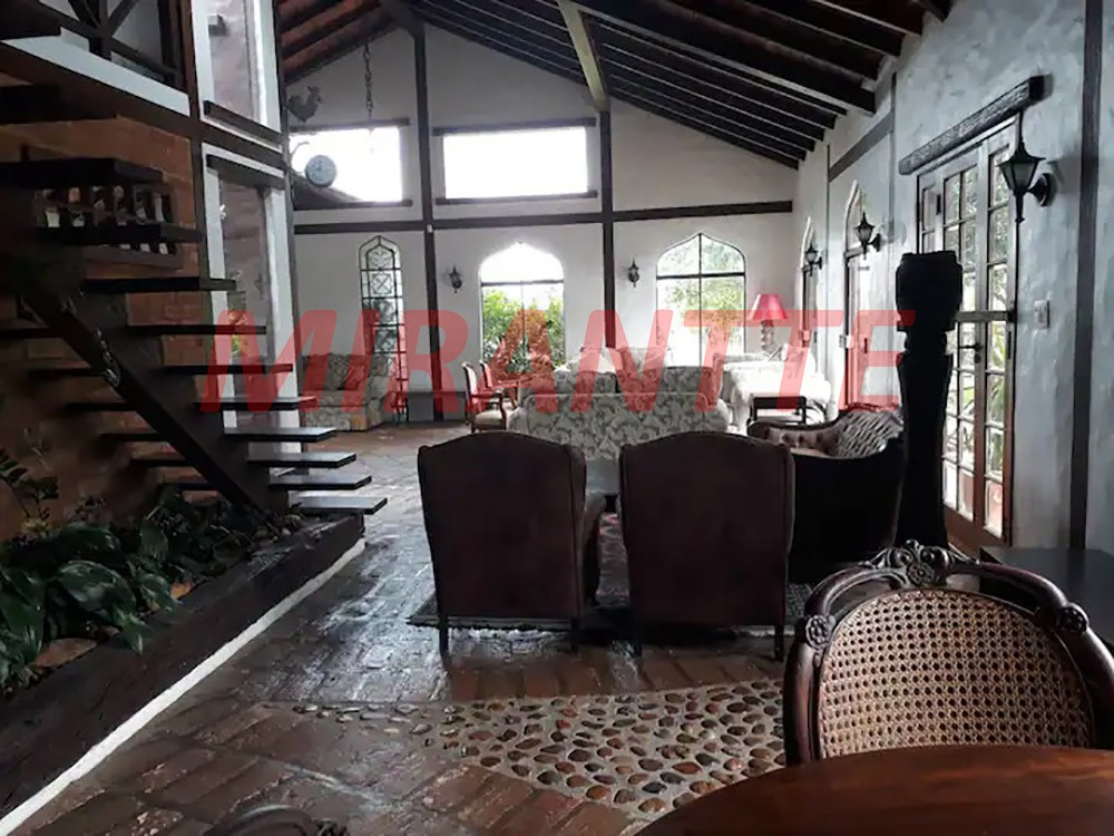 ChÁcara de 750m² com 5 quartos em Parque Nova Cipó