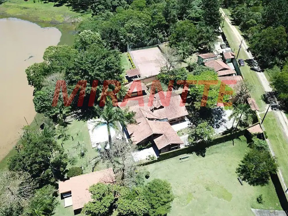 ChÁcara de 750m² com 5 quartos em Parque Nova Cipó