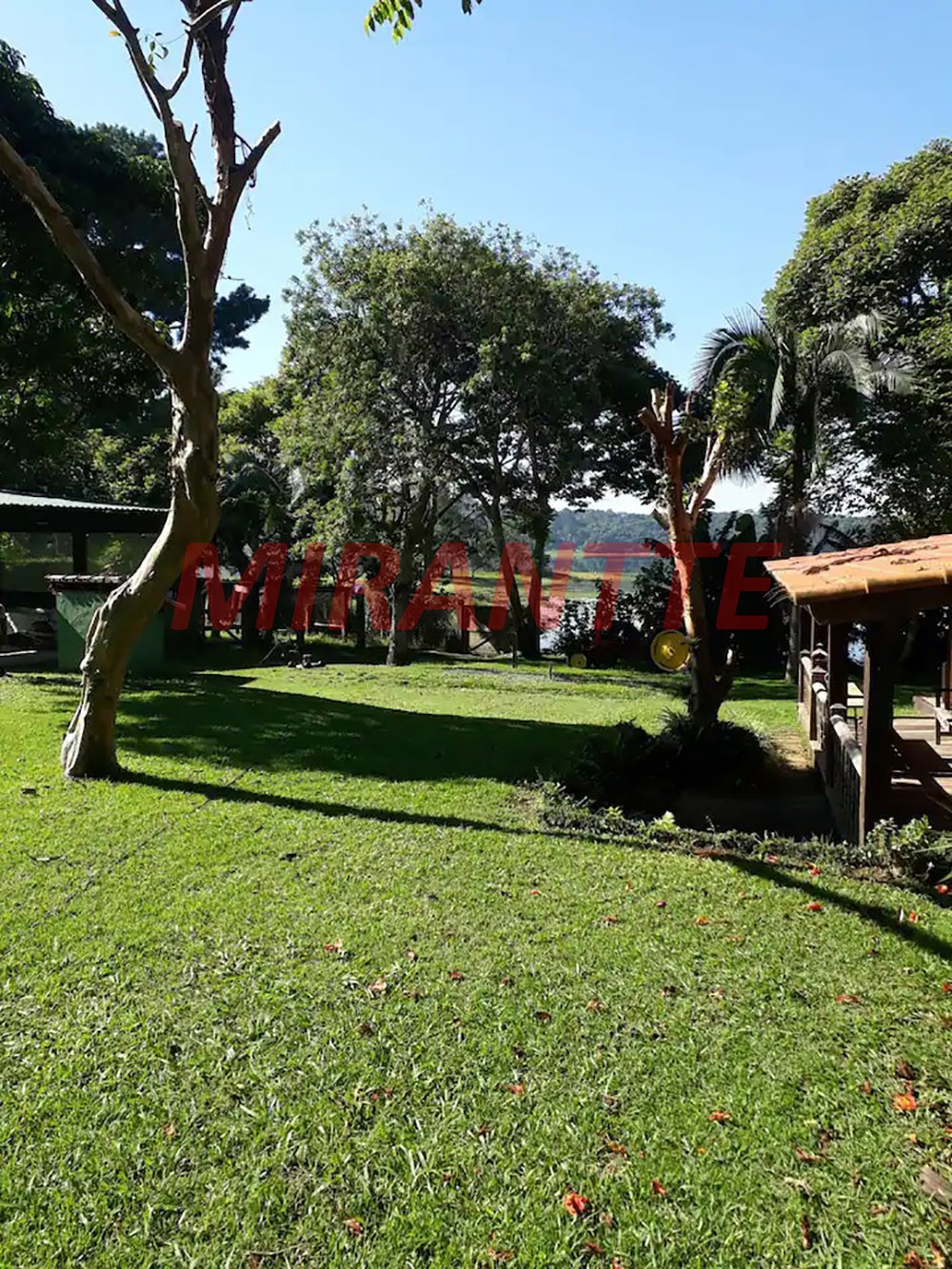ChÁcara de 750m² com 5 quartos em Parque Nova Cipó