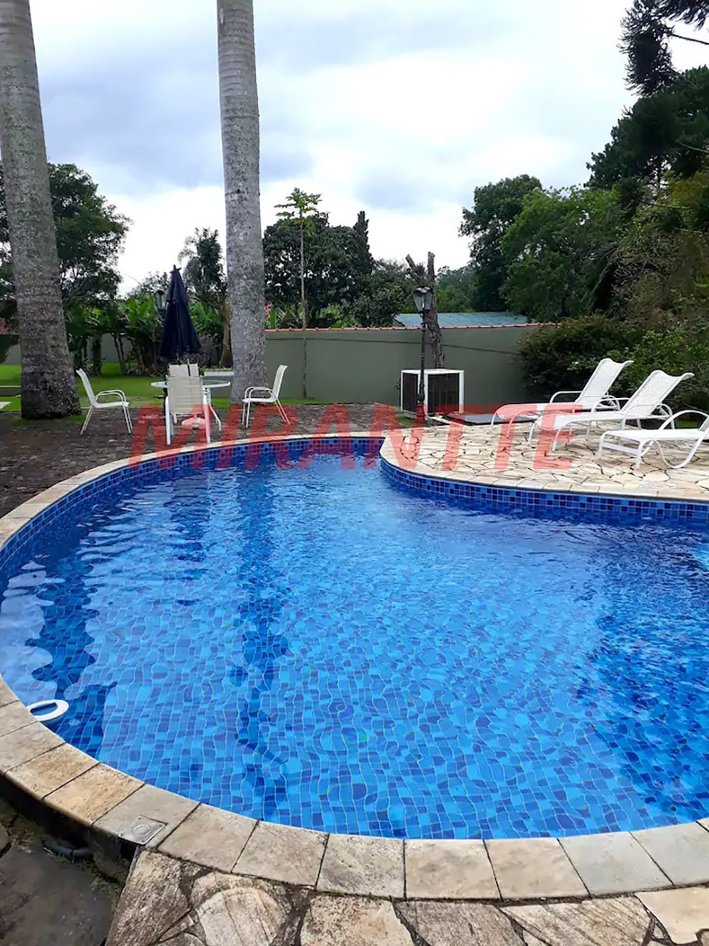 ChÁcara de 750m² com 5 quartos em Parque Nova Cipó