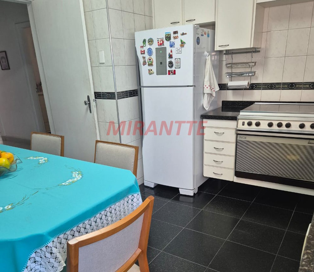 Sobrado de 186m² com 3 quartos em Limão