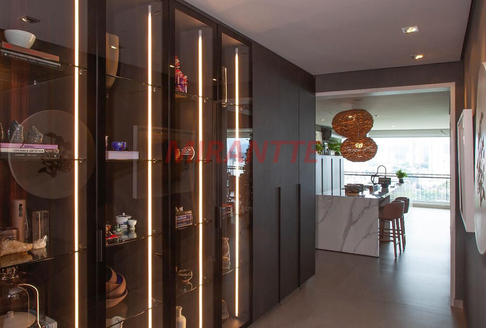 Apartamento de 231m² com 4 quartos em Santana