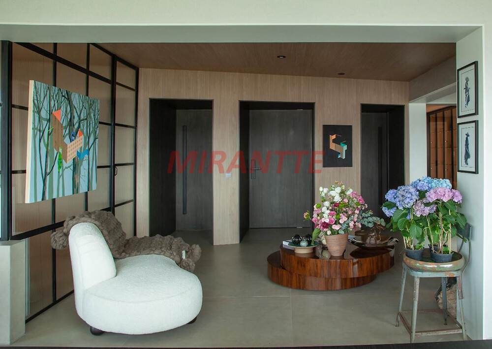 Apartamento de 231m² com 4 quartos em Santana