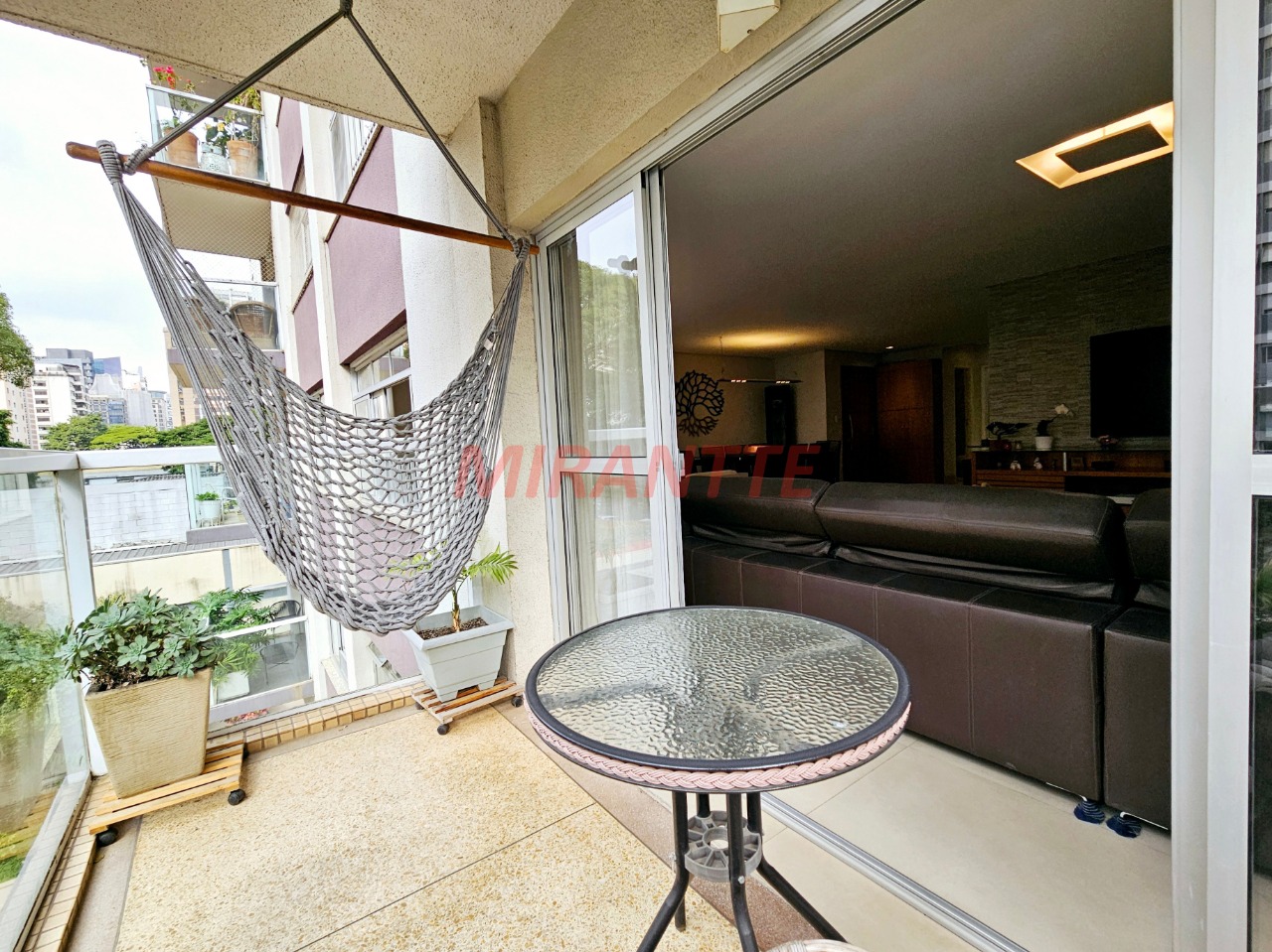 Apartamento de 187m² com 3 quartos em Itaim Bibi