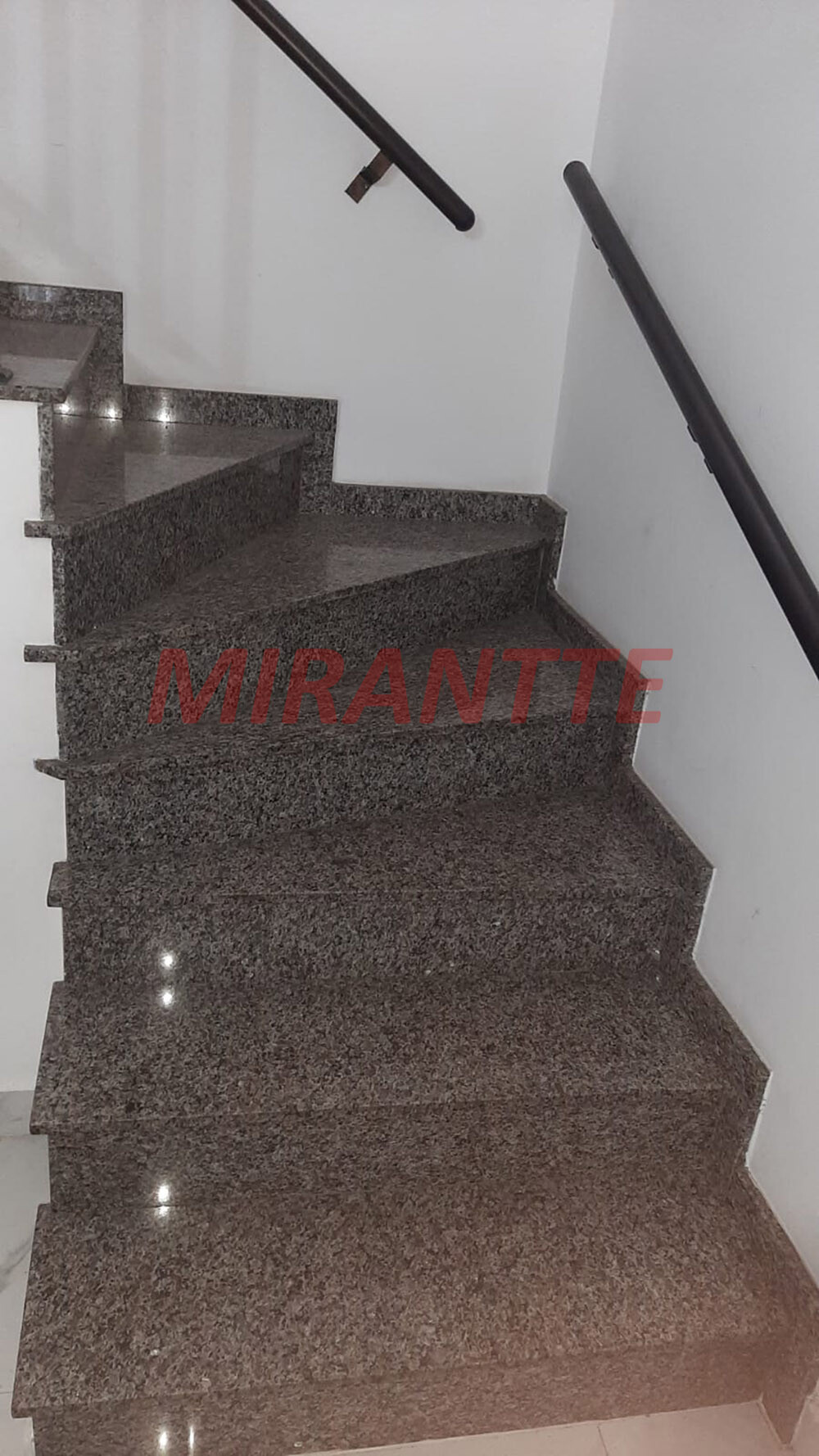Sobrado de 280m² com 5 quartos em Vila Santa Teresinha