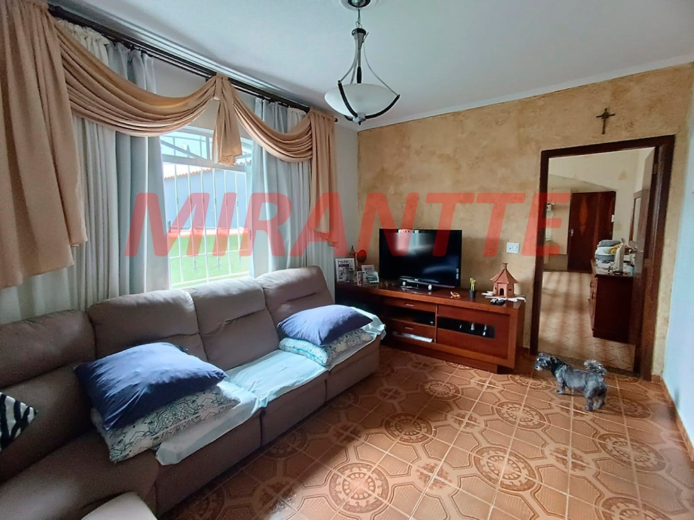 Casa terrea de 200m² com 4 quartos em Vila Galvão
