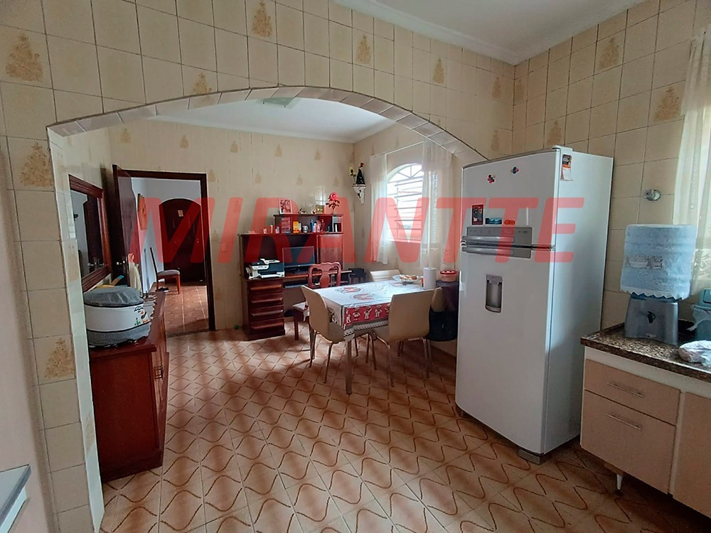 Casa terrea de 200m² com 4 quartos em Vila Galvão
